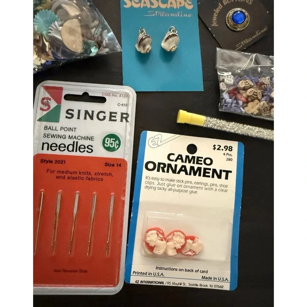 Vintage Mixed Sewing Lot Button Needles Singer Mini Cameos Sequins Crafts‎